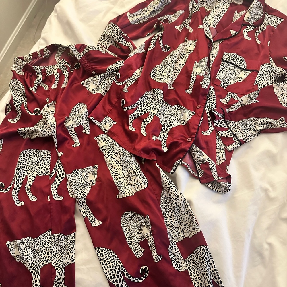Satin leopard pajamas long sleeve